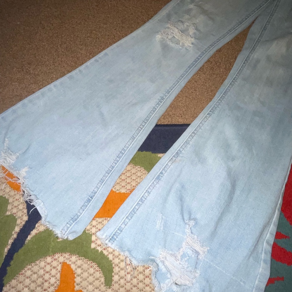 Forever 21 Light Blue Flare Jeans 27 like new - Picture 2 of 4